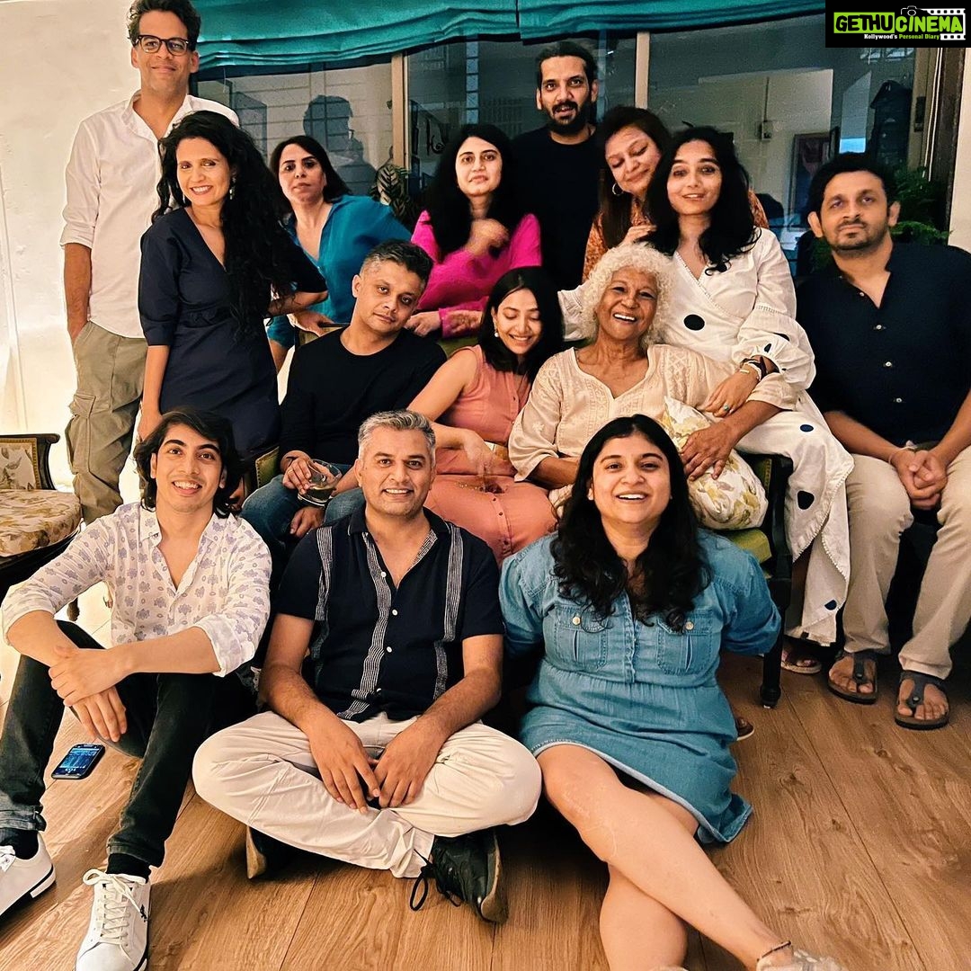 Shweta Basu Prasad Instagram - Phantoms and friends . I was going to only post this as a story, but the rare occasion of having so many favourite people I’ve known from different phases of my life and I love so much, in one frame, deserved a post on the profile grid. . Thank you Dipa auntie for this wonderful evening . @dipa.demotwane @ninhao_gens @motwayne #adhirajbose @Dyuti #aartibajaj @aratikadav @neeraj.ghaywan @shruti_kapoor_21 @metatronsqbe @nehasinha_roy #akshayroy #kunalsharma . @fuhsephantom ❤️ Happy Place