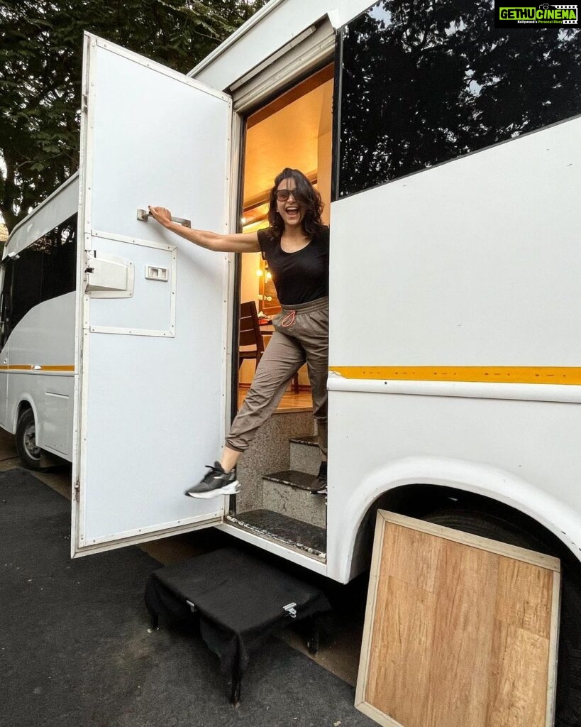 Shweta Basu Prasad Instagram - Sorry Mario, but the princess is in another castle! 💁🏻‍♀️ . . When you’re shooting nights back to back, vanity van becomes home and morning coffee becomes evening coffee. Let’s go!! . . #actor #actorlife🎬🎥 Film City