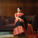 Shweta Menon Instagram - #shwethamenon Shwetha Menon MUA & Stylist: @avinash_s_chetia Saree: @thebrandstorebyfebitha Blouse: @fara_designs Camera: @lensqueen_photography_ @ranjith_lensqueen Kochi, India
