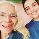 Shweta Menon Instagram - காலையில் தினமும் கண் விழித்தால் நான் கை தொடும் தேவதை அம்மா அன்பென்றாலே அம்மா என் தாய் போல் ஆகிடுமா Happy Mother’s Day അമ്മയ്ക്ക് തുല്യം അമ്മ മാത്രം. എല്ലാ അമ്മമാർക്കും ഒരായിരം മാതൃദിന ആശംസകൾ 💕 #happymothersday #happiness #shwethamenon Kochi, India