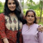 Shweta Menon Instagram - Geetha - A vision to change the world I was so impressed to meet Geetha who is a true inspiration to all women. Despite her difficult circumstances, she has built a viable business. I am extending all my support including my own land for her turmeric cultivation. She has developed healthy meals based on turmeric for all ages. No matter your limitations, there's always a way to LIVE your dream’s❤️ Expecting your support to Geetha and her dreams… 🙏🏼 #empoweredwomen Thrissur