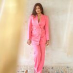 Shweta Tiwari Instagram – @stylingbyvictor @sohail__mughal___
@ranbirmukherjeeofficial
@sataara19