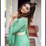 Sija Rose Instagram - Chic happens in green ☘️ . Attire : @thaiyalpura Jewels: @pureallure.in MUA: @makeup_by_mariyaaa Photography: @storiesfromcandycaptures Photo team: @vishak_haridas.in @pictorials_by_sai