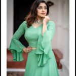 Sija Rose Instagram - Chic happens in green ☘️ . Attire : @thaiyalpura Jewels: @pureallure.in MUA: @makeup_by_mariyaaa Photography: @storiesfromcandycaptures Photo team: @vishak_haridas.in @pictorials_by_sai