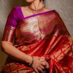 Simran Instagram - #BTS: Behind every successful artist, there is a hardworking team. Its a team effort. Always proud of mine. Gratitude!!! #actorslife #teamwork #shootlife #sareelove #saree #kollywood #chennai