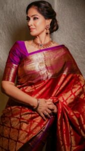 Simran Instagram - #BTS: Behind every successful artist, there is a hardworking team. 

Its a team effort. Always proud of mine.

Gratitude!!!

#actorslife #teamwork #shootlife #sareelove #saree #kollywood #chennai
