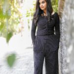 Sivaangi Krishnakumar Instagram – Just some blinggg and pose!😉🖤
PC : @arunprasath_photography 
MUAH: @suni_makeup_hair Chennai, India