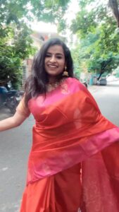 Sivaangi Krishnakumar Instagram - When in a saree..😝
Late to the trend!!🤪