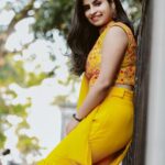 Sivaangi Krishnakumar Instagram – A yellow dress and yelloads of happiness 💛🌝
PC @arunprasath_photography 
Wearing : @label_prabuselvaraj 
@prabuselvaraj_