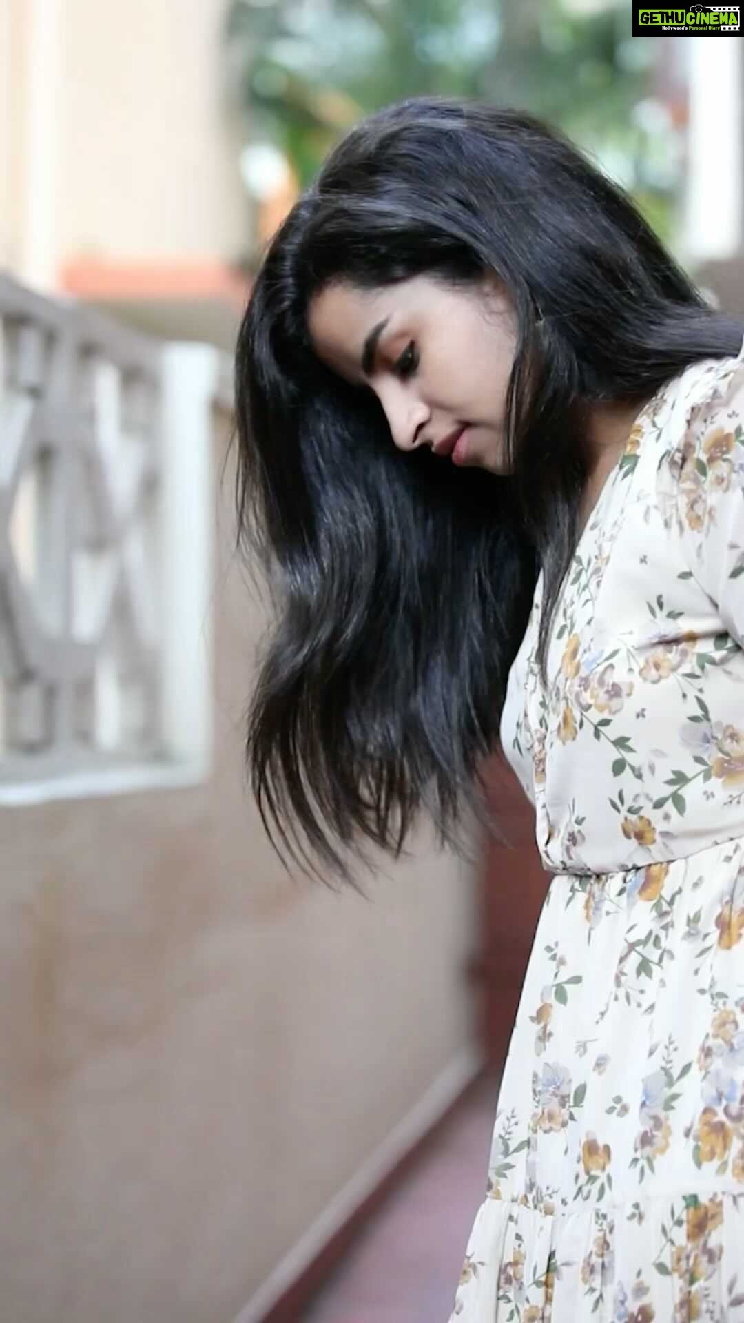 Sivaangi Krishnakumar Instagram - Sivaangi Aesthetics😅 PS : Summa dhan pannen yaarum gaandavathinga😝