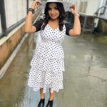 Sivaangi Krishnakumar Instagram - Guess the getup!!!🤪 Wearing : @styl_chennai Makeup: @alana_makeupstudio Hair @krishna_hairstylist #mrandmrschinnathirai