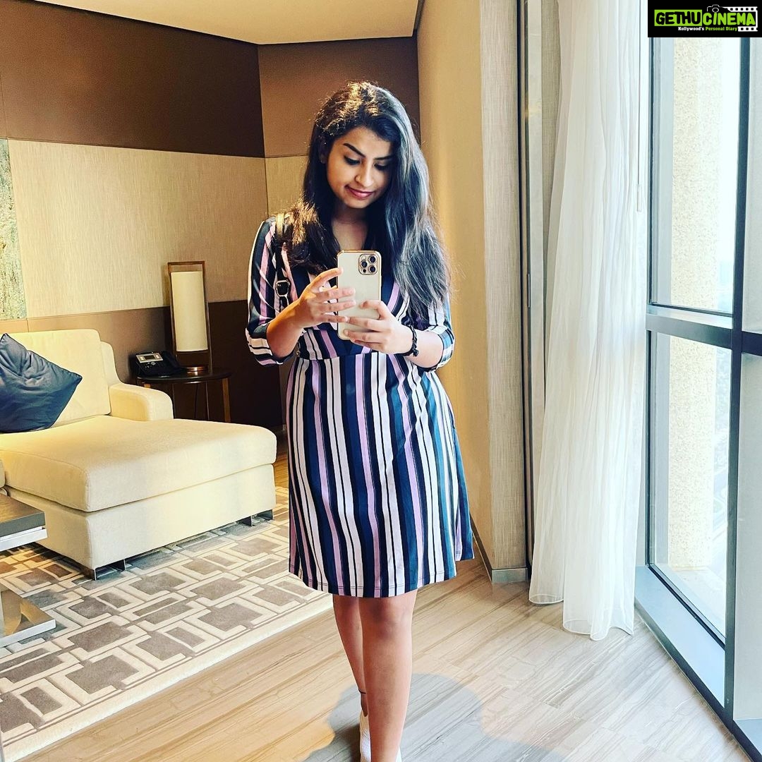 Sivaangi Krishnakumar Instagram - ❤️❤️✊ PS: Felt nice might delete later😝 Hyatt Regency Dubai Creek Heights