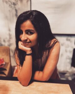 Sivaangi Krishnakumar Instagram - Self love, self respect and self serve of food🌺😃 
#inmyfavouritezone 
📸 @tarunya.rajesh take me out like this again🍕🥰