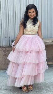 Sivaangi Krishnakumar Instagram - When you wear a dreamy/filmy outfit😅🎂💖
#dramatic #fantasy