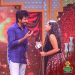 Sivaangi Krishnakumar Instagram - Entertaining Star Female🙏🏼❤️My first award!! Thankyou @blacksheeptamil for this award. Thanks to @vijaytelevision , @ravoofa.h.k , @mediamasons for recognising me . My friends 😍😍thankyou for the surprise ❤️This is just a beginning I will strive to entertain you all and give my best! Thanks to all my well wishers, without you all Im nothing! Love you all❤️