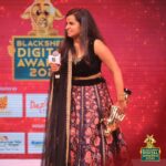 Sivaangi Krishnakumar Instagram - Entertaining Star Female🙏🏼❤️My first award!! Thankyou @blacksheeptamil for this award. Thanks to @vijaytelevision , @ravoofa.h.k , @mediamasons for recognising me . My friends 😍😍thankyou for the surprise ❤️This is just a beginning I will strive to entertain you all and give my best! Thanks to all my well wishers, without you all Im nothing! Love you all❤️
