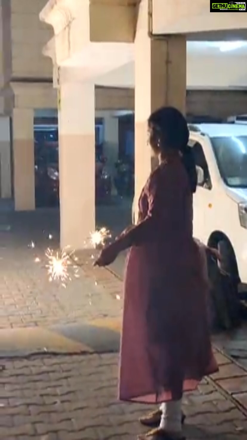 Sivaangi Krishnakumar Instagram - Happy Diwali❤️🙏🏼