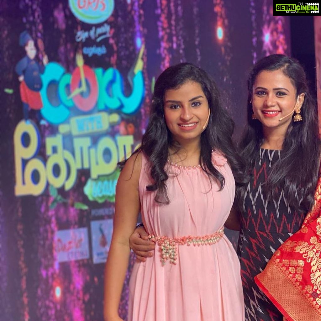 Sivaangi Krishnakumar Instagram - Happiest Diwali❤️ Happy Childrens day❤️ Cooku with Comali Season 2 launching today at 6:30 pm @vijaytelevision Wearing: @styl_boutique_chennai