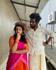 Sivaangi Krishnakumar Instagram - Five four and five eleven😅😟 Dancing together for the first time in Gramathu Kondattam sunday special show in Vijay TV. Stay tuned☺️