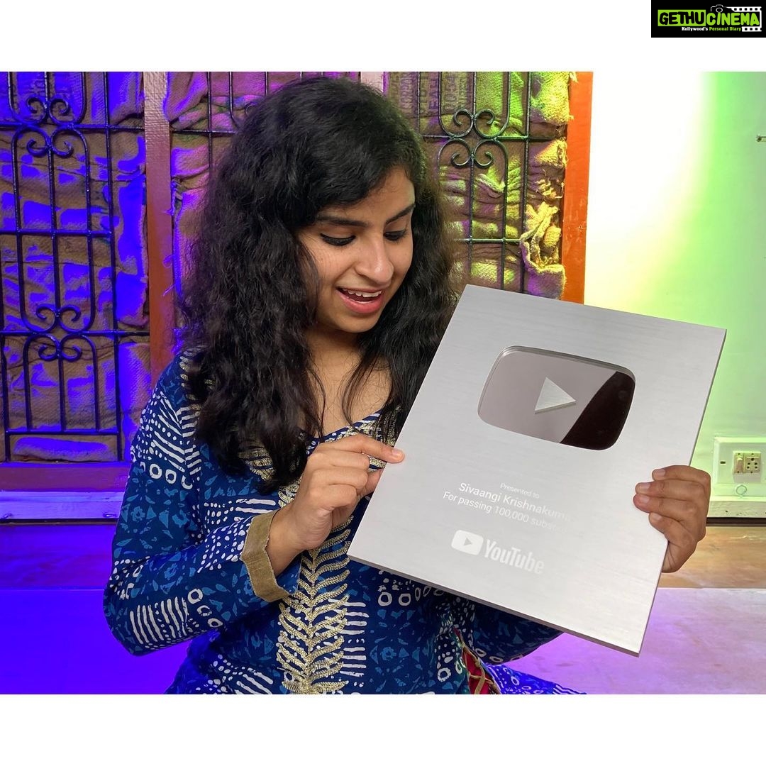 Sivaangi Krishnakumar Instagram - Dream come true! 😍Got my Silver Play Button from @youtubeindia for crossing 100k subs😍without you all this wouldnt have been possible😍full unboxing video in my youtube channel😍