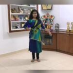 Sivaangi Krishnakumar Instagram - Happy International dance day❤️ This song is sung by my mother in the Malayalam movie Ennum Eppozhum. Pranammas to my Bharatnatyam guru @sugunatchari All Bharatnatyam experts please excuse❤️ Thankyou❤️