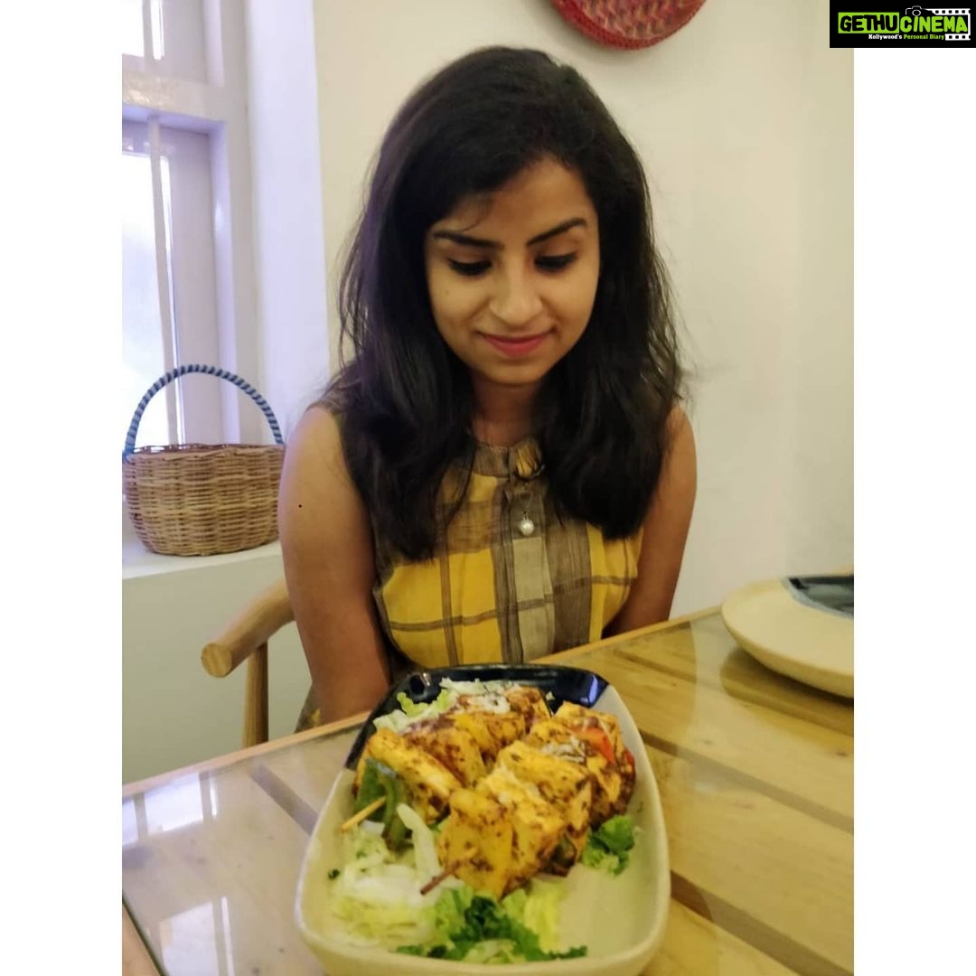 Sivaangi Krishnakumar Instagram - Every night in my dreams..I see foodðŸ˜I miss food and restaurants. Can't wait to get back!
