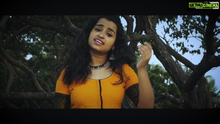 Sivaangi Krishnakumar Instagram - Ellu vaaya pookalaye cover out now on my YouTube channel ❤️ link in bio and stories😁 Keys: @ritesh.pillai Costume: @studio.mosh