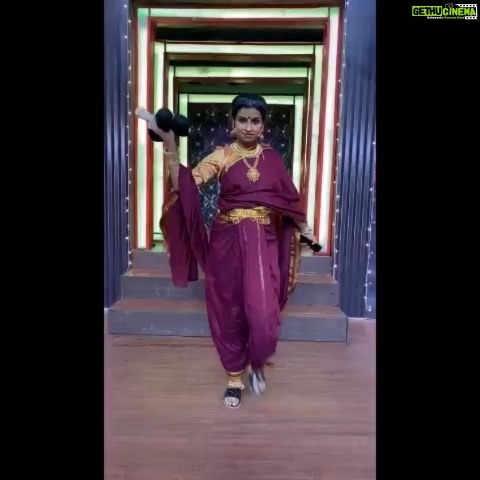 Sivaangi Krishnakumar Instagram - Rajamatha getup from Bahubali😂 Don't hate me for this😬 #cookuwithcomali #grandfinale