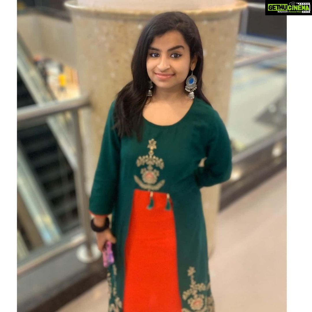 Sivaangi Krishnakumar Instagram - 🤪🤪🤪 Outfit:@vinzie.boutique Earrings: @twinkle_jewelleries
