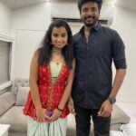 Sivaangi Krishnakumar Instagram - Surprise meet with Siva Anna after Cooku with Comali shoot yesterday😍