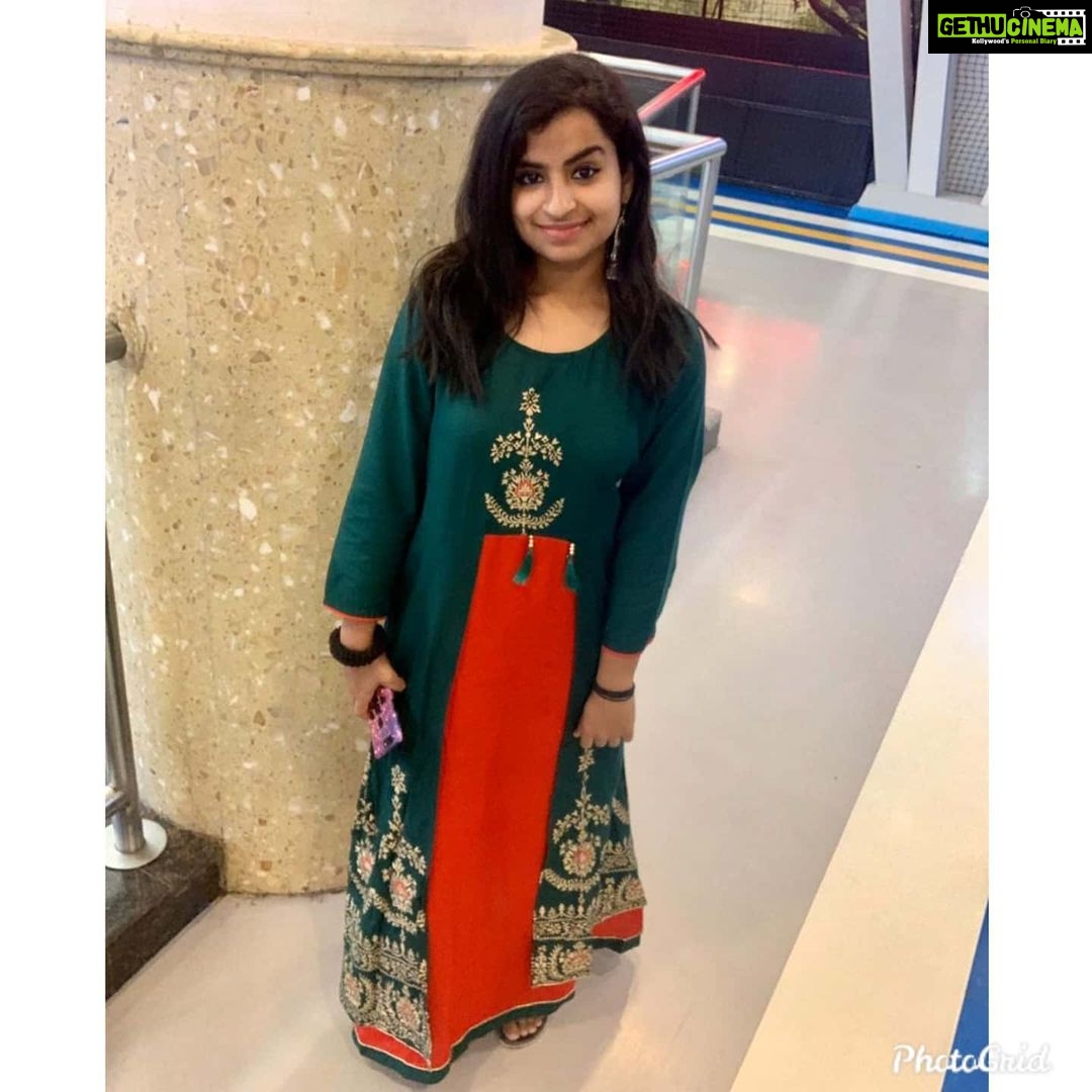 Sivaangi Krishnakumar Instagram - 🤪🤪🤪 Outfit:@vinzie.boutique Earrings: @twinkle_jewelleries