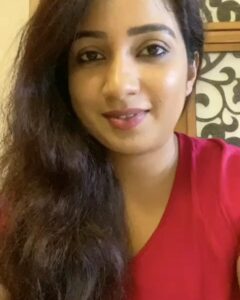 Sivaangi Krishnakumar Instagram - Extremely happy and overwhelming to receive a clip from my idol 😍😭 @shreyaghoshal mam. Mam , you have inspired me in so many ways. This means more than anything to me❤️. Thankyou so much @bennydayalofficial sir for making this happen! I might not have been through finale but this is a special gift that I will cherish forever. Thanking God❤️.