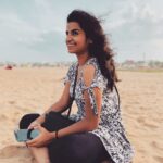 Sivaangi Krishnakumar Instagram - Happy kid😆 PC:@samsudeen_mark Bessy Beach