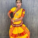 Sivaangi Krishnakumar Instagram - Channeling my bharatnatyam skills on super singer!😛 PC: @jaison_mathew