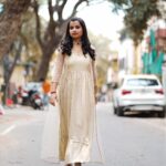 Sivaangi Krishnakumar Instagram – No caption🌝Just  wearing a golden colour dress😁
PC: @sinty_boy 
Muah: @suni_makeup_hair @salonvolumepallikaranai 
Neckpiece @adorebypriyanka