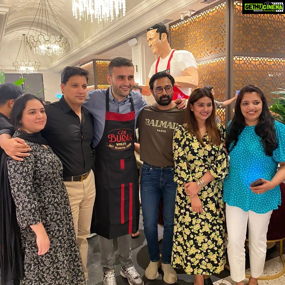 Sneha Instagram - What an evening! Thank you @nayeemmoosa for the wonderful experience and thank you @fayroosanayeem @rajiivijay you both were great company. Had an awesome time @cznburakdubai and meeting @cznburak .