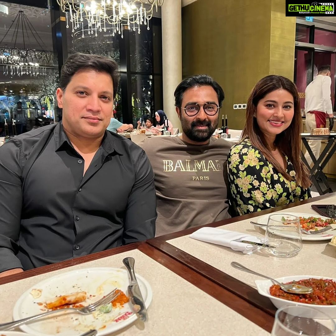 Sneha Instagram - What an evening! Thank you @nayeemmoosa for the wonderful experience and thank you @fayroosanayeem @rajiivijay you both were great company. Had an awesome time @cznburakdubai and meeting @cznburak .