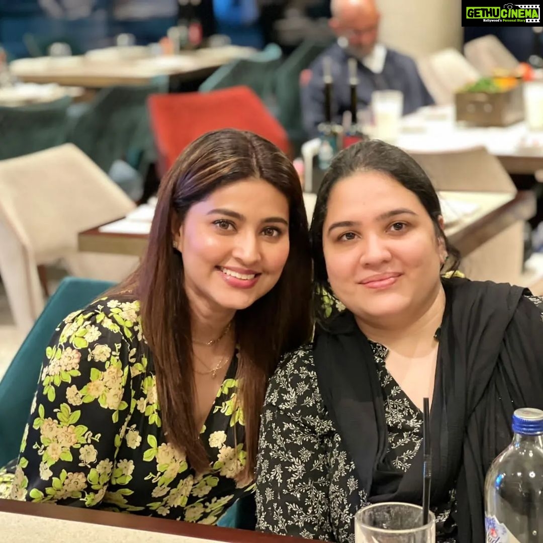 Sneha Instagram - What an evening! Thank you @nayeemmoosa for the wonderful experience and thank you @fayroosanayeem @rajiivijay you both were great company. Had an awesome time @cznburakdubai and meeting @cznburak .