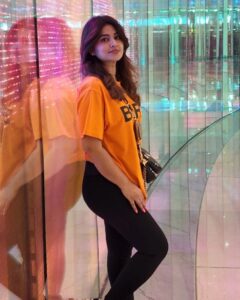 Sneha Instagram - The key to being happy is knowing you have the power to choose what to accept and what to let go.

#vacaypics #livelife #positivity #love #hubbyclicks😍 #dubaidiaries