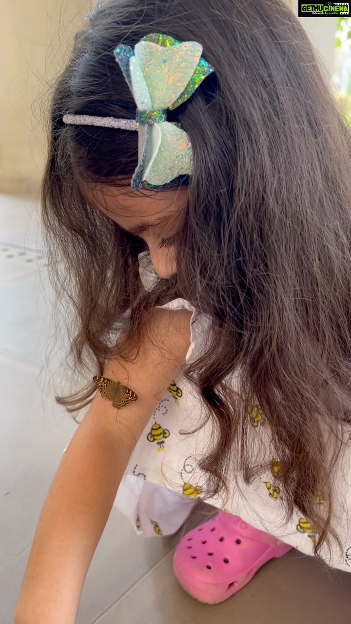 Soha Ali Khan Instagram - We came across a beautiful butterfly today but it had damaged one wing and was having trouble flying. We didn’t know how to help it but Inaaya felt if she offered her finger it may climb aboard and she could take it to a nectar flower so it would be near it’s food. And so that s what we did! 🦋 ❤️