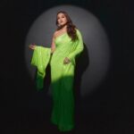 Sonakshi Sinha Instagram - Sari for stealing the spotlight 💚