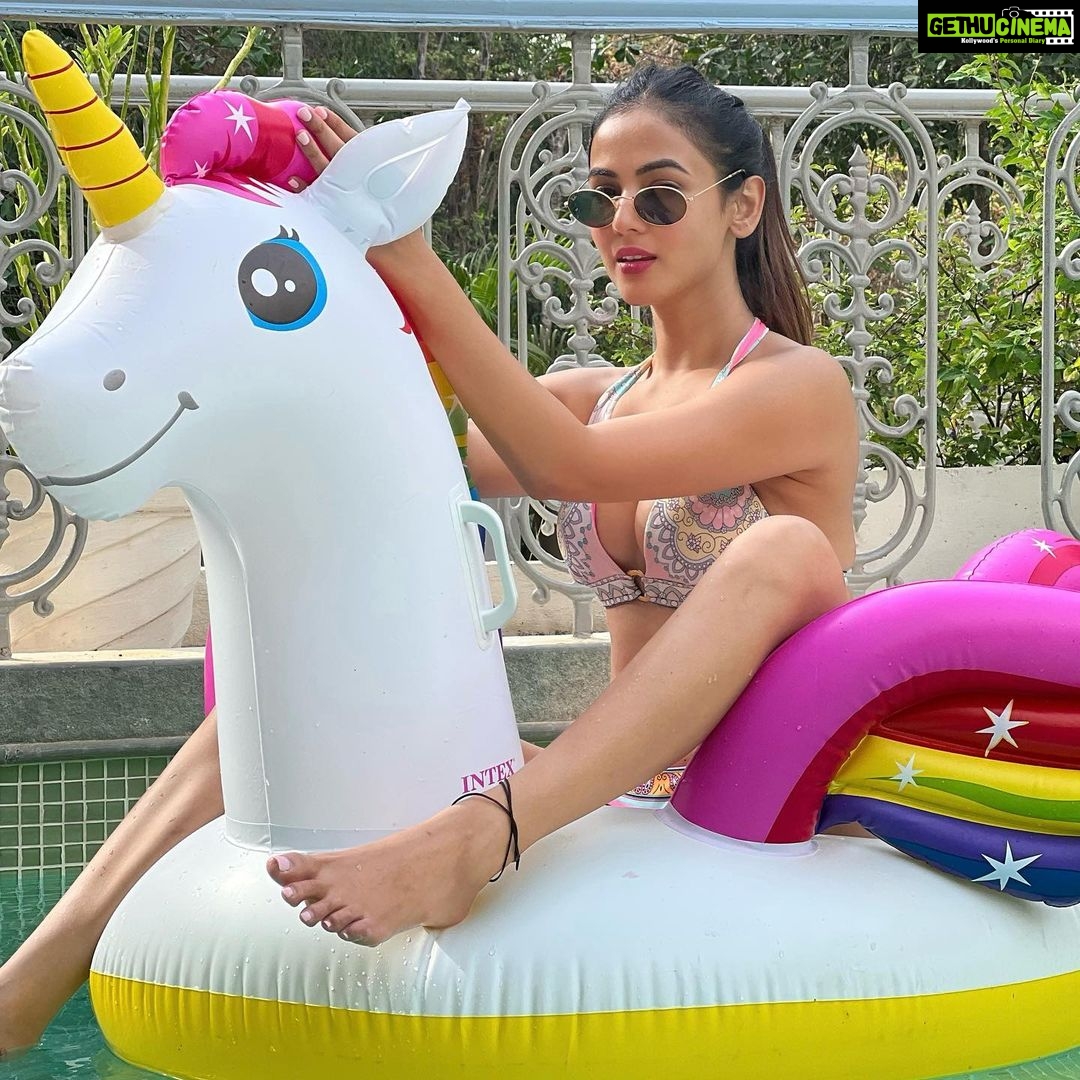 Sonal Chauhan Instagram - 🎂🦄🎂🦄 📸 @himanichauhan . . . . . . . . . . . . . . . . . . . . . . . . . . . . . . #ॐ #love #sonalchauhan #dress #Tuesday #trending