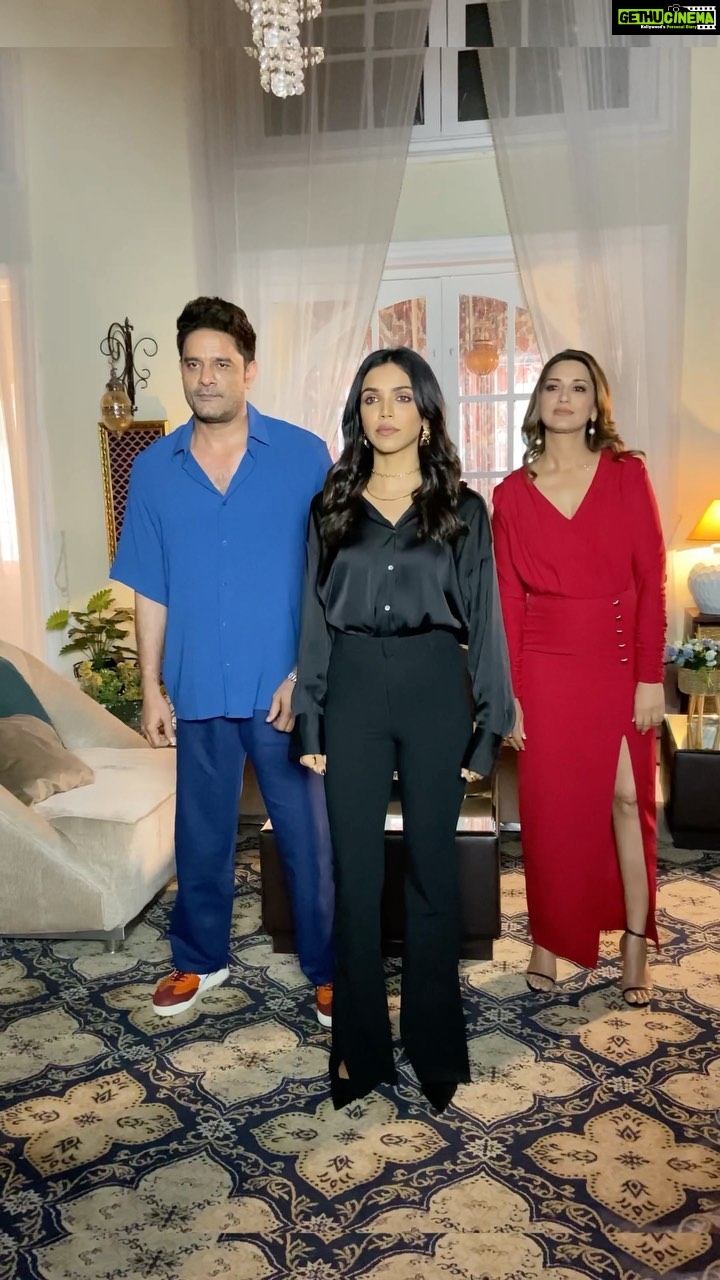 Sonali Bendre - 652.7K Likes - In today's breaking news, we clearly can't wiggle!
#Fail with the co-stars
@shriya.pilgaonkar @jaideepahlawat
#FirstDanceReels
#TheBrokenNews
#reels #reelitfeelit #reelsinstagram #reelindia #jigglejiggle #jiggle #instagood #instagram #instadaily #costars