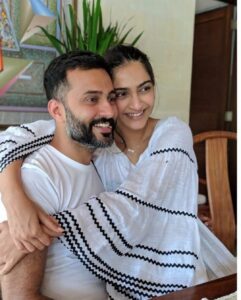 Sonam Kapoor Instagram - Happy happy Anniversary @anandahuja  I’ve always been an incurable romantic and believed in all the love stories ever written. You’ve surpassed all expectations of what I dreamt and wished for. I thank the universe everyday that gave me the best man in the world! Love you the most most my baby. 6 years down and an eternity to go. #everydayphenomenal