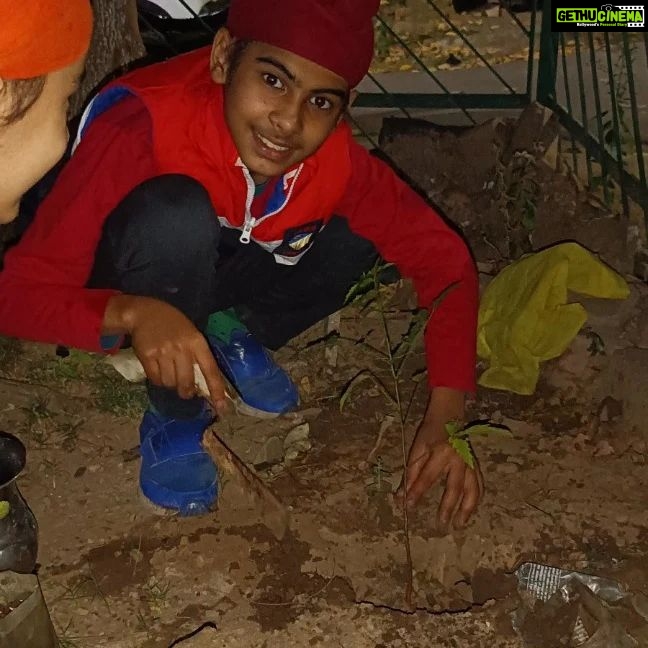 Sonia Mann Instagram - Started a plantation drive started by @soniamann01 . Planted 6 plants in Our ward I request all of you to plant a tree