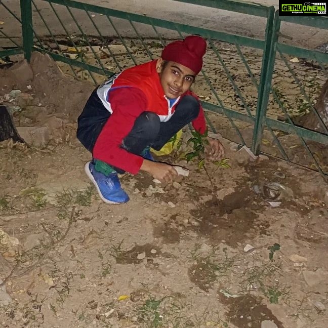 Sonia Mann Instagram - Started a plantation drive started by @soniamann01 . Planted 6 plants in Our ward I request all of you to plant a tree