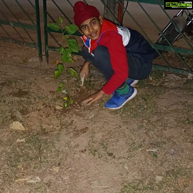 Sonia Mann Instagram - Started a plantation drive started by @soniamann01 . Planted 6 plants in Our ward I request all of you to plant a tree