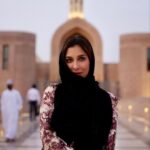 Sophie Choudry Instagram - Eid Mubarak to everyone across the world that’s celebrating! And Chand Mubarak to those celebrating tomorrow ! Love, peace and prosperity🙏🏼🤲🏼💕🌙 #grandmosque #muscat #sultanqaboosgrandmosque #eidmubarak #eid2022 #sophiechoudry #chandmubarak 📸 @harryrajput64 Sultan Qaboos Grand Mosque