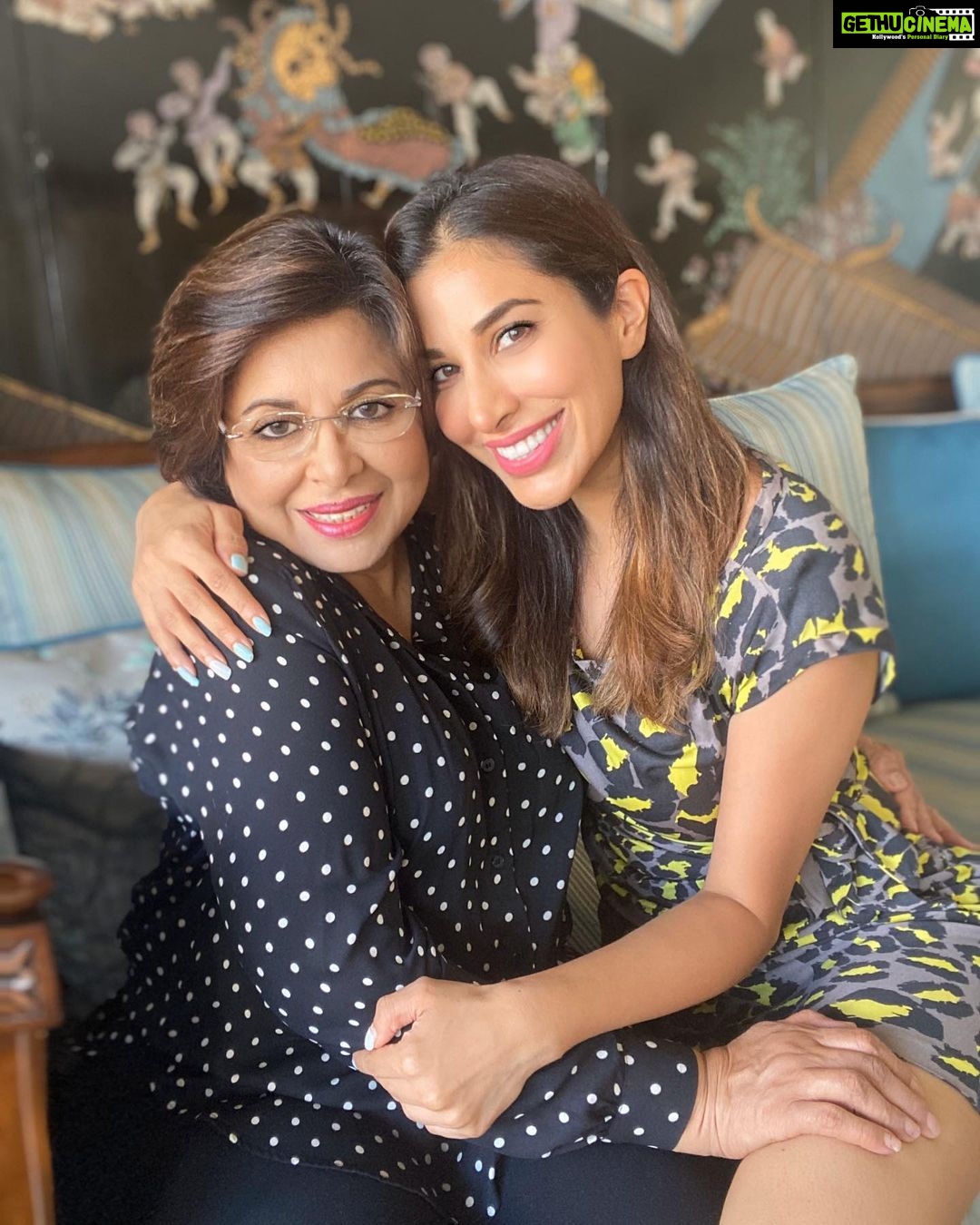 Sophie Choudry Instagram - I got it from my mama🙌🏼💕🥰Actually she is far more beautiful inside out than I could ever be! Happy Mother’s Day to the most incredible, strong, supportive, selfless, brave woman in the world. Through all the good & bad times, I’m so grateful we have each other. Would be nowhere without you Ma. May you always be blessed with health and happiness. I love you infinity❤️ #mamasgirl #mothersday #happymothersday #grateful #loveyou3000 #sophiechoudry