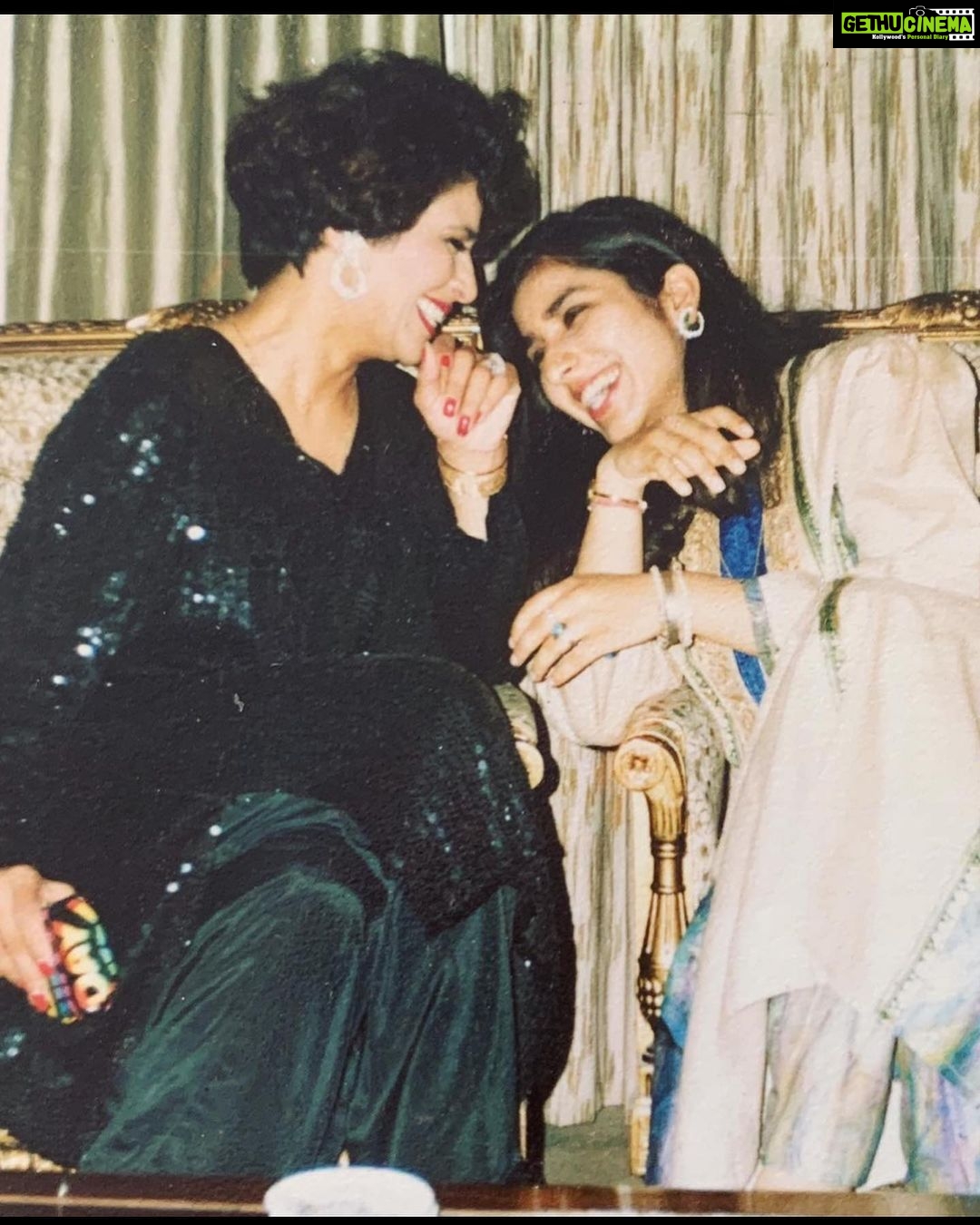 Sophie Choudry Instagram - I got it from my mama🙌🏼💕🥰Actually she is far more beautiful inside out than I could ever be! Happy Mother’s Day to the most incredible, strong, supportive, selfless, brave woman in the world. Through all the good & bad times, I’m so grateful we have each other. Would be nowhere without you Ma. May you always be blessed with health and happiness. I love you infinity❤️ #mamasgirl #mothersday #happymothersday #grateful #loveyou3000 #sophiechoudry